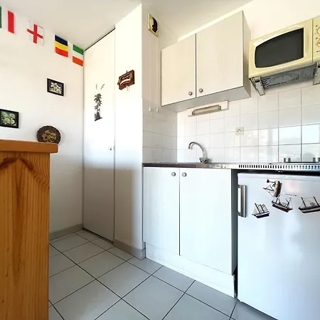 F2 A Avec Terrasse Et Parking, Proche Plages - Fr-1-309-37 Apartment *